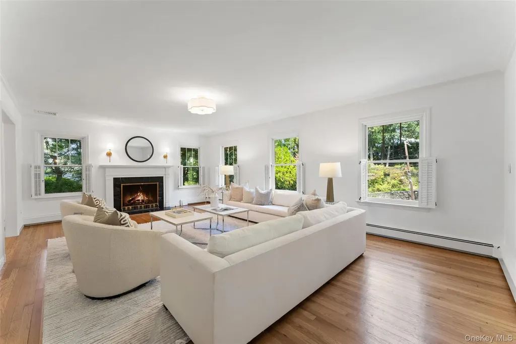 2 Locust Lane Bronxville NY 10708