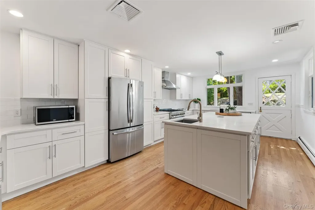 2 Locust Lane Bronxville NY 10708