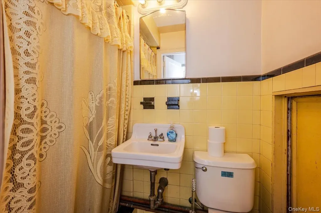 1181 Grenada Place Bronx NY 10466