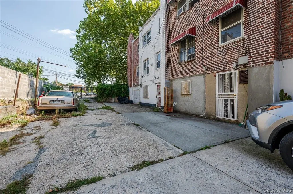 1181 Grenada Place Bronx NY 10466