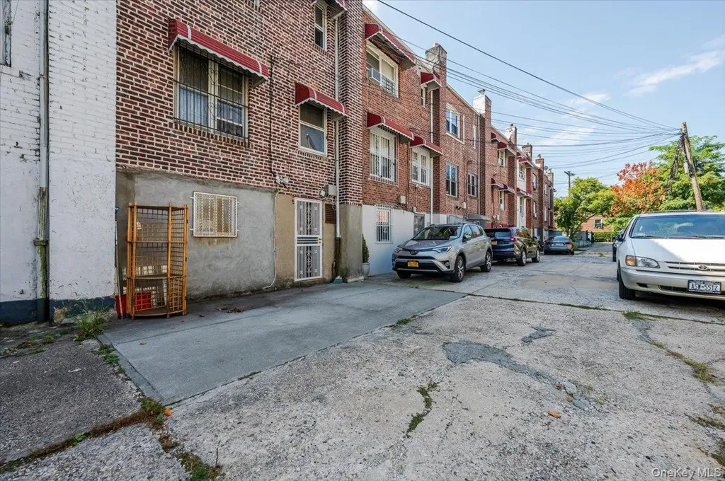 1181 Grenada Place Bronx NY 10466