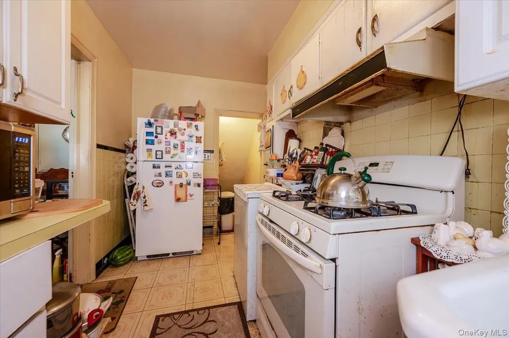 1181 Grenada Place Bronx NY 10466