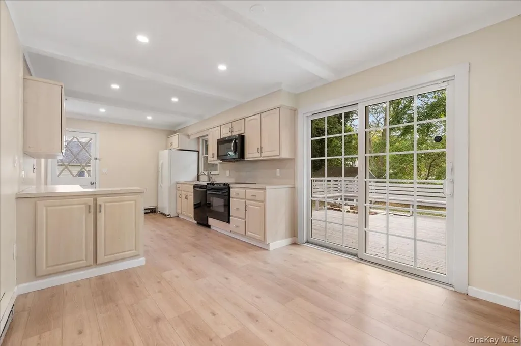 38 Barclay Road Mastic Beach NY 11951