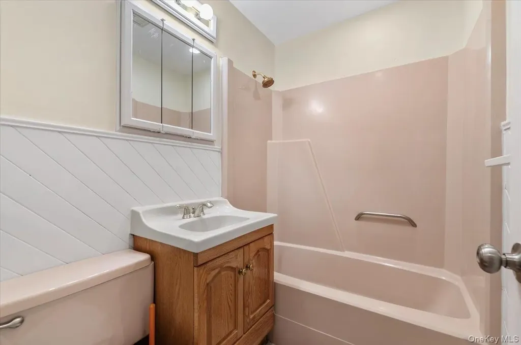 38 Barclay Road Mastic Beach NY 11951