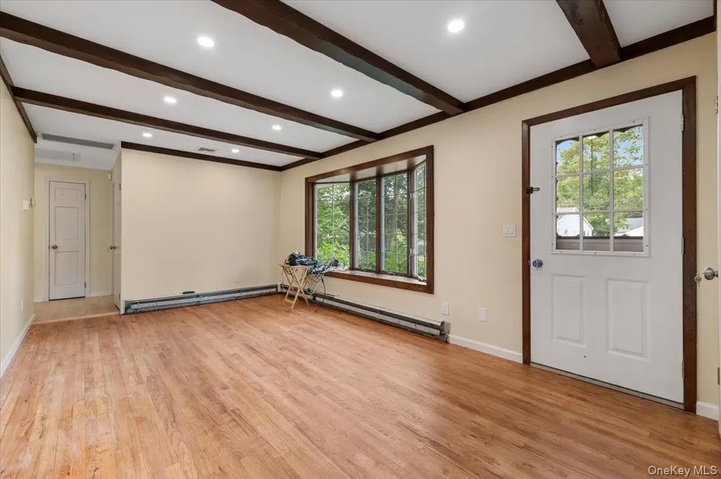 38 Barclay Road Mastic Beach NY 11951