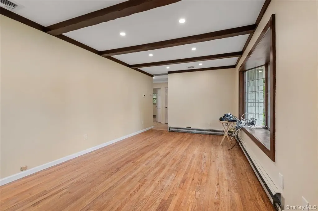 38 Barclay Road Mastic Beach NY 11951