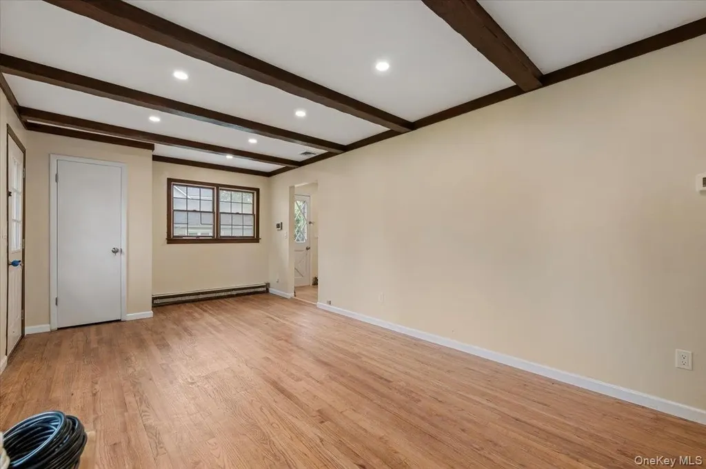 38 Barclay Road Mastic Beach NY 11951