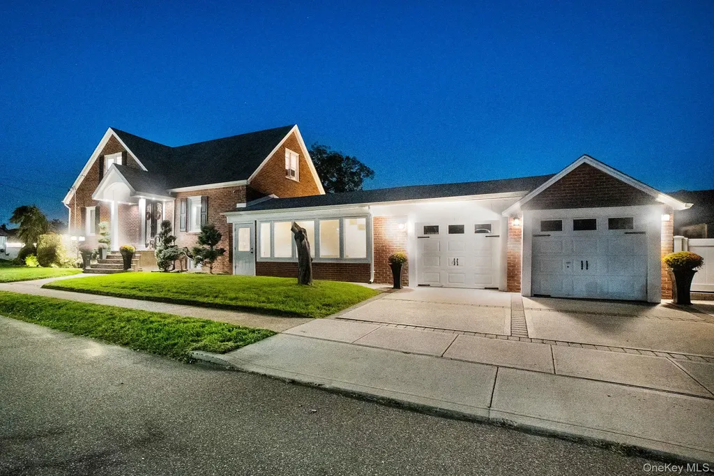 122 Hoffman Street Valley Stream NY 11580
