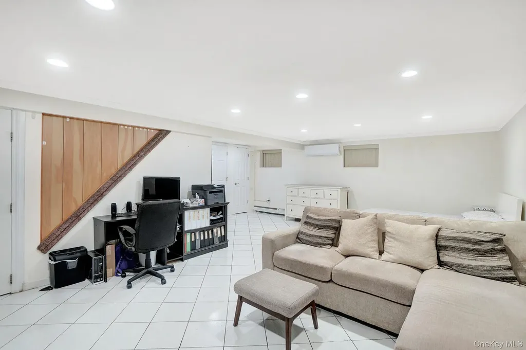 122 Hoffman Street Valley Stream NY 11580