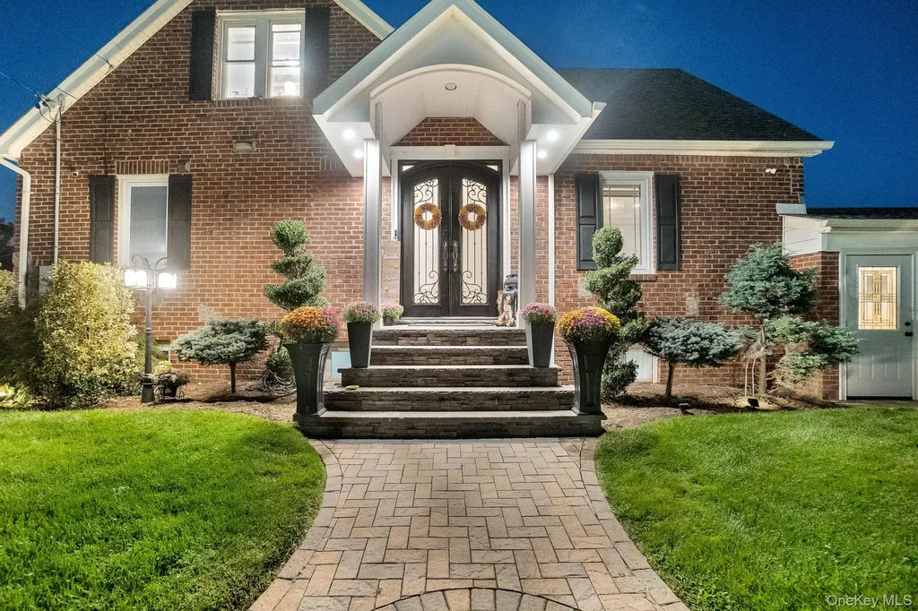 122 Hoffman Street Valley Stream NY 11580