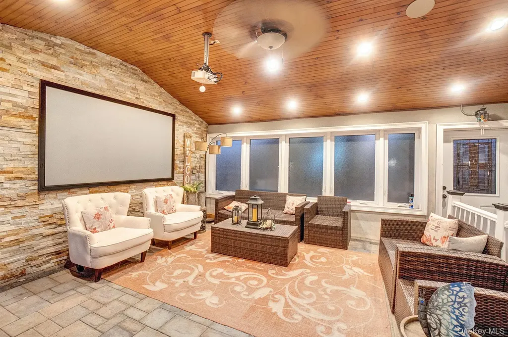 122 Hoffman Street Valley Stream NY 11580