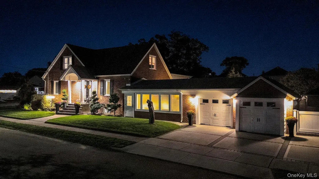 122 Hoffman Street Valley Stream NY 11580