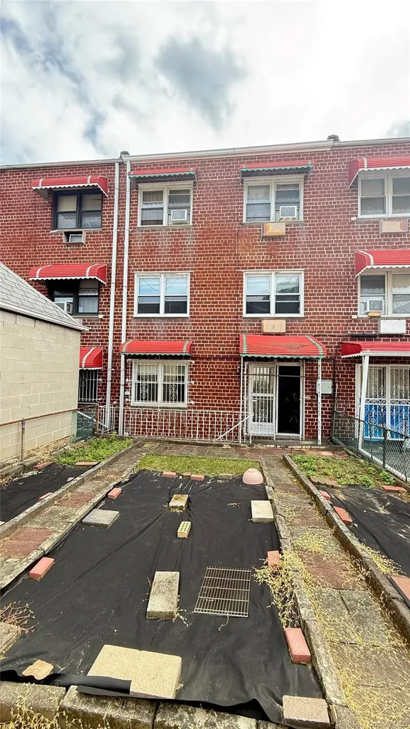 9461 43rd Avenue Elmhurst NY 11373