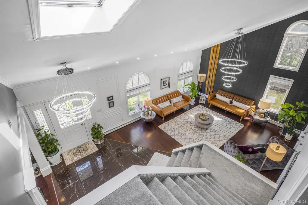 12 Deer Path Shirley NY 11967