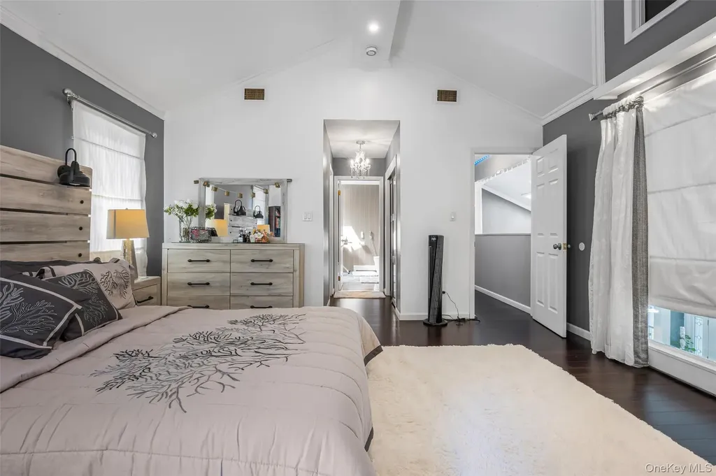 12 Deer Path Shirley NY 11967