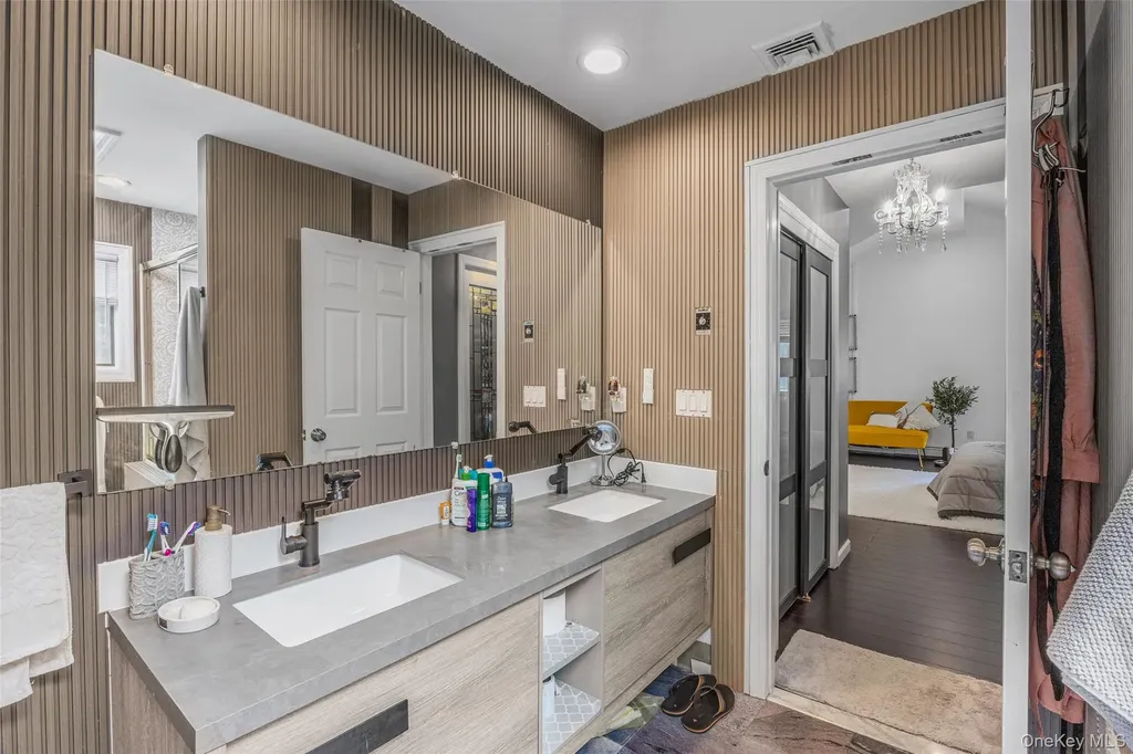 12 Deer Path Shirley NY 11967