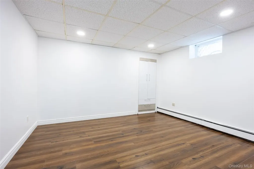 12 Deer Path Shirley NY 11967