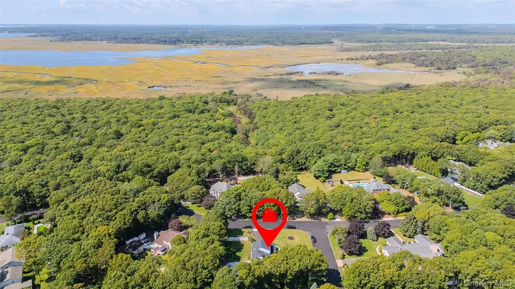 12 Deer Path Shirley NY 11967