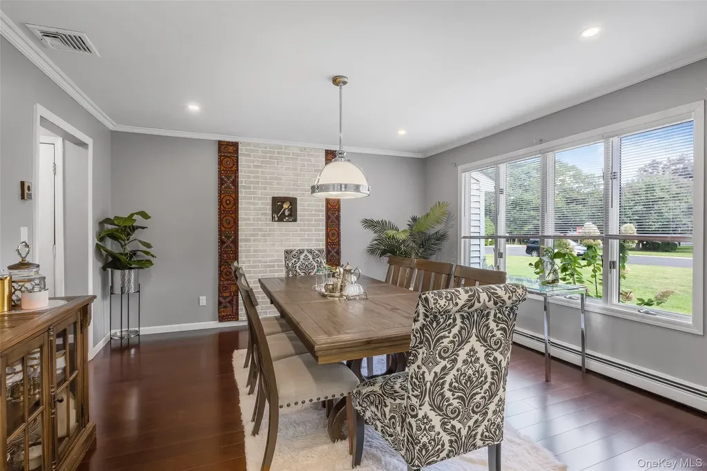 12 Deer Path Shirley NY 11967