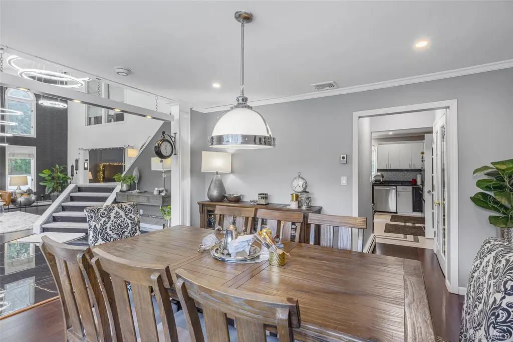 12 Deer Path Shirley NY 11967