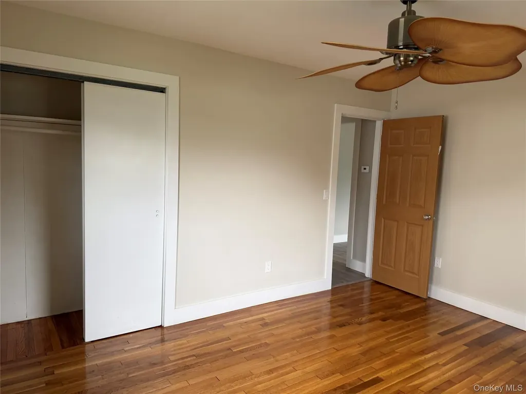 27 Taca Boulevard Deer Park NY 11729