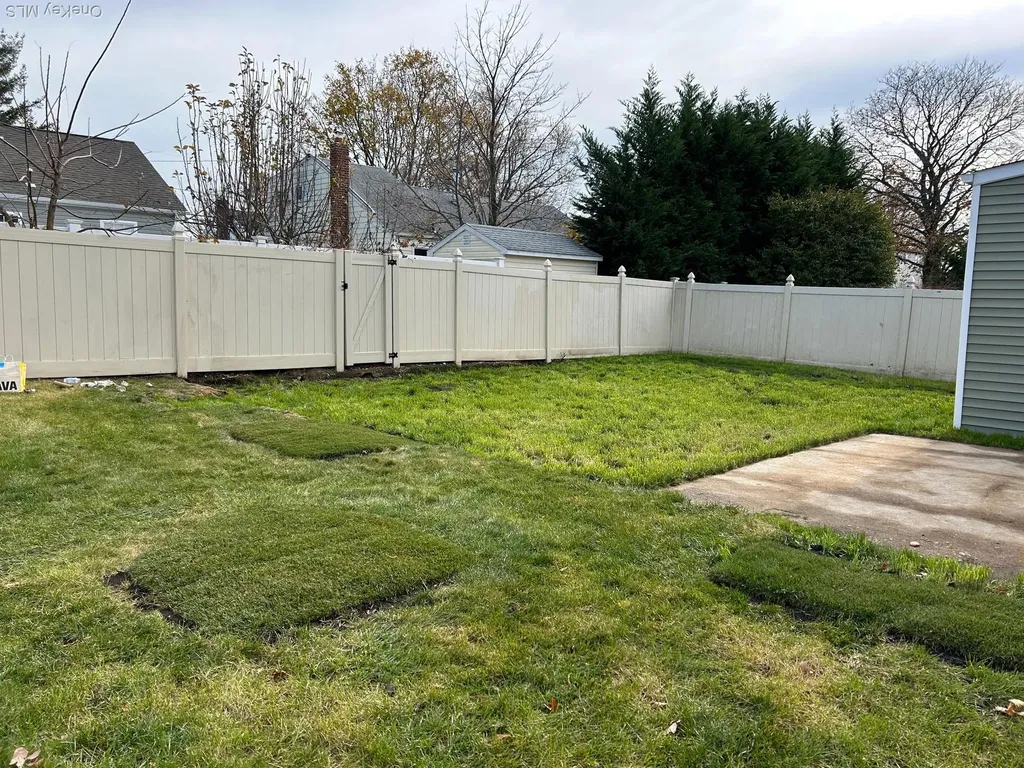 27 Taca Boulevard Deer Park NY 11729