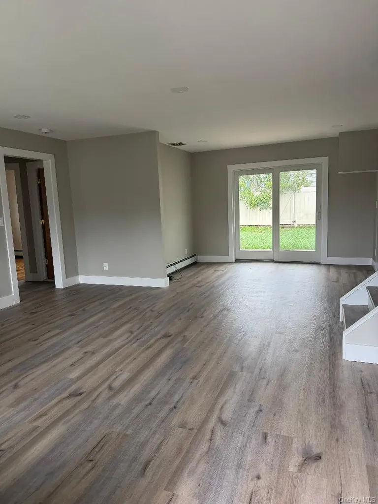 27 Taca Boulevard Deer Park NY 11729