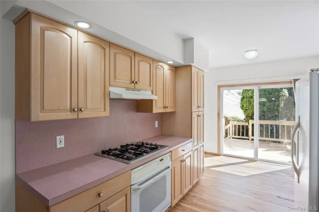84 Broadway Ronkonkoma NY 11779