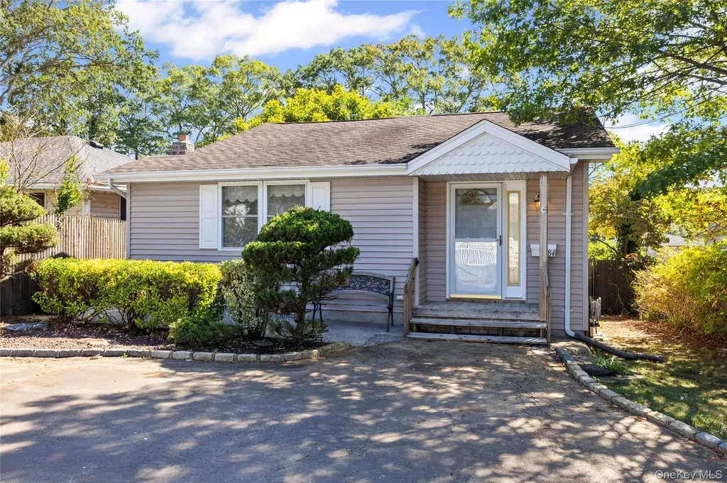 84 Broadway Ronkonkoma NY 11779