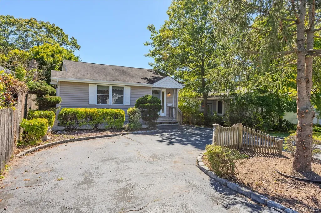 84 Broadway Ronkonkoma NY 11779