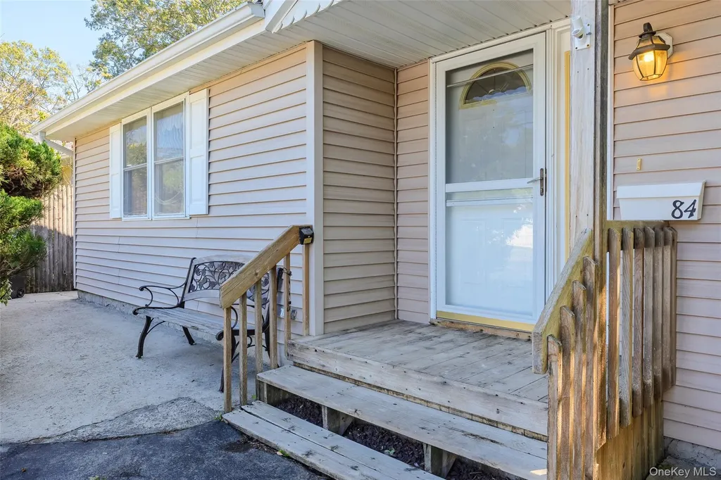 84 Broadway Ronkonkoma NY 11779