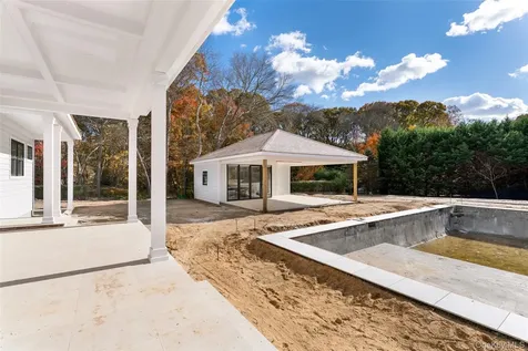 48 Whites Lane Southampton NY 11968