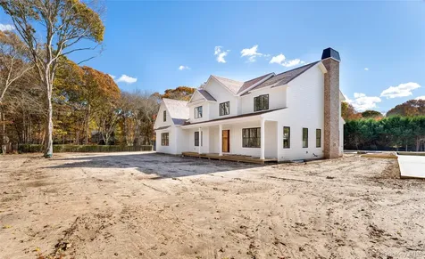 48 Whites Lane Southampton NY 11968