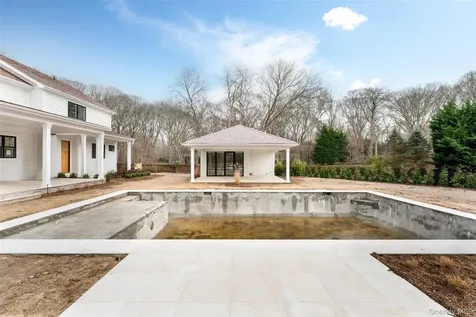 48 Whites Lane Southampton NY 11968