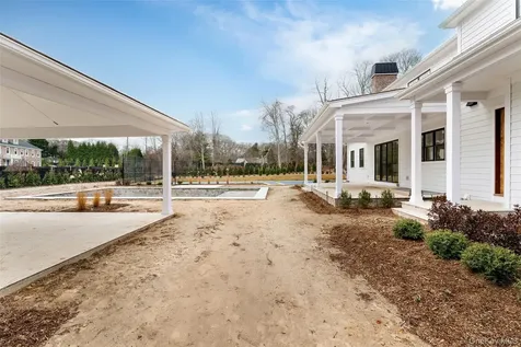48 Whites Lane Southampton NY 11968