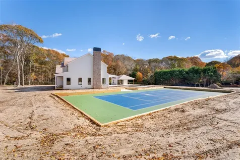 48 Whites Lane Southampton NY 11968