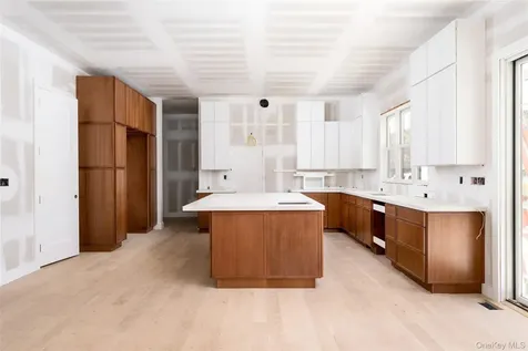 48 Whites Lane Southampton NY 11968