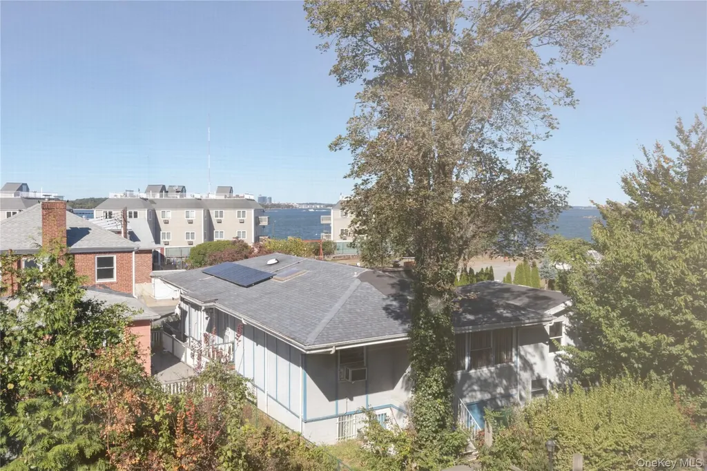 223 Ditmars Street Bronx NY 10464