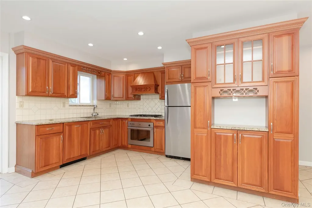 223 Ditmars Street Bronx NY 10464