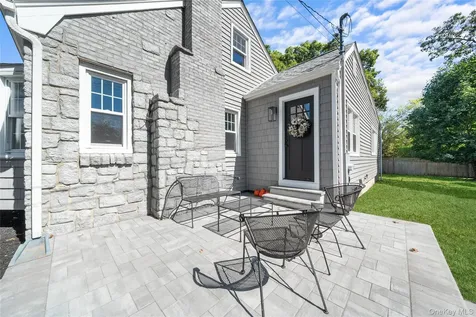 39 Paulanna Avenue Bayport NY 11705