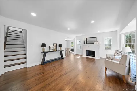 39 Paulanna Avenue Bayport NY 11705