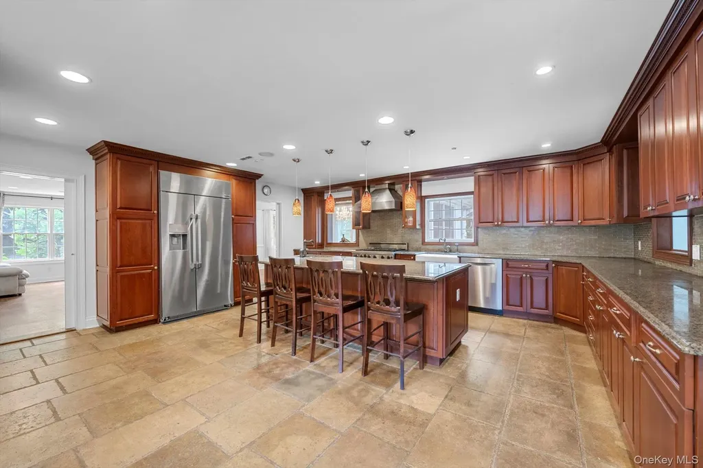 87 Arleigh Road Great Neck NY 11021