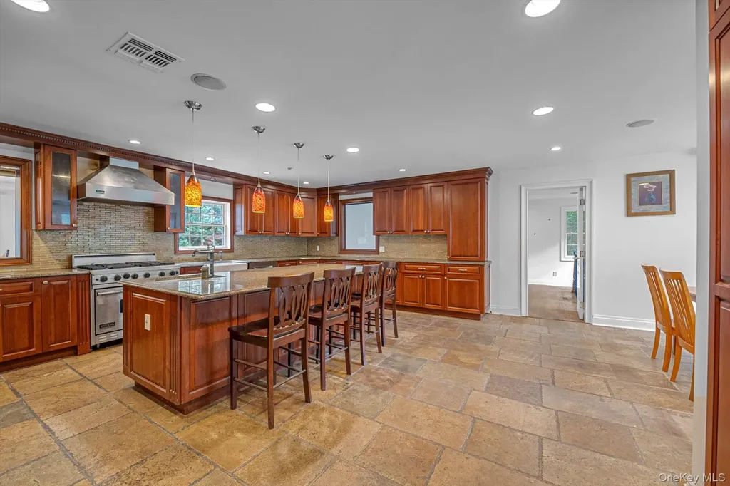 87 Arleigh Road Great Neck NY 11021