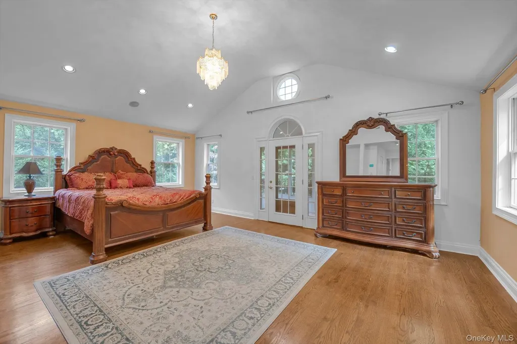 87 Arleigh Road Great Neck NY 11021