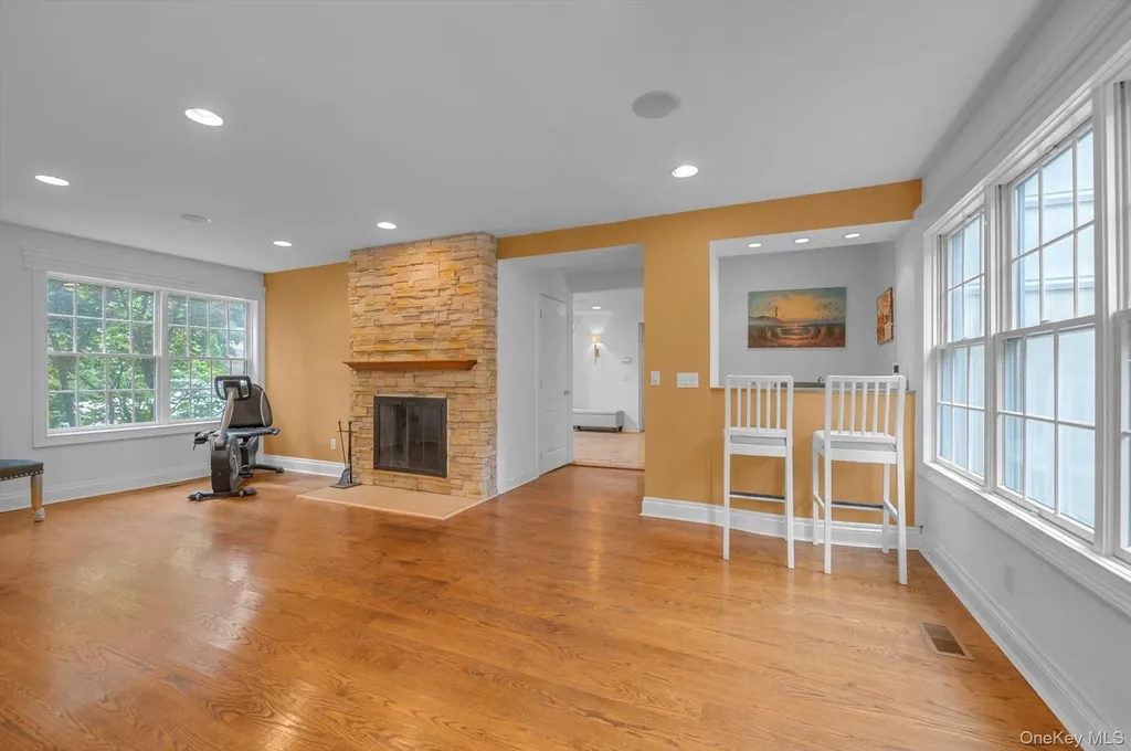 87 Arleigh Road Great Neck NY 11021