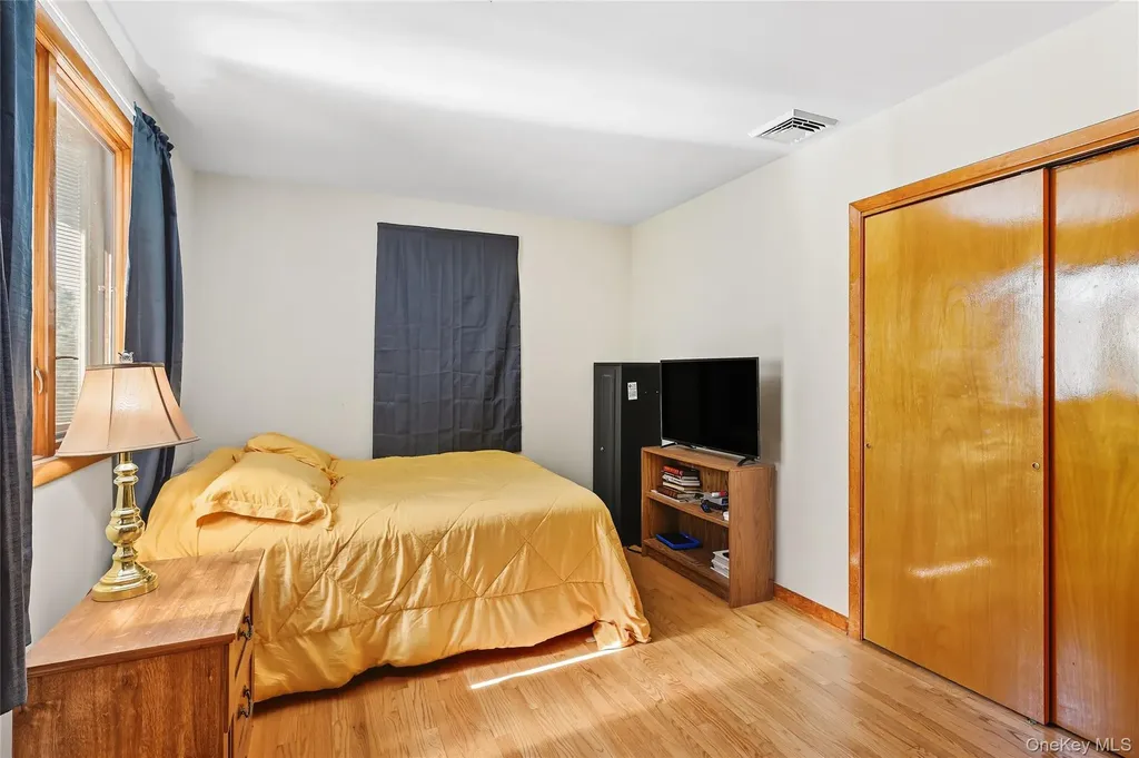 53 Fair Oaks Road Middletown NY 10940