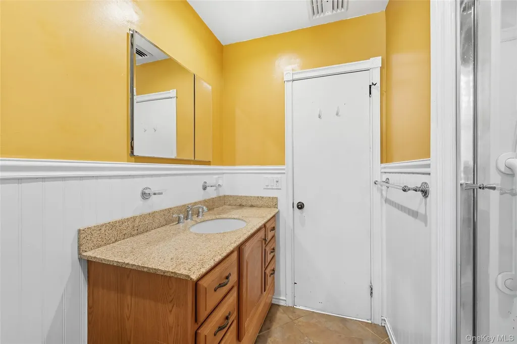 53 Fair Oaks Road Middletown NY 10940
