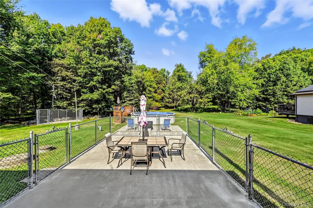 53 Fair Oaks Road Middletown NY 10940