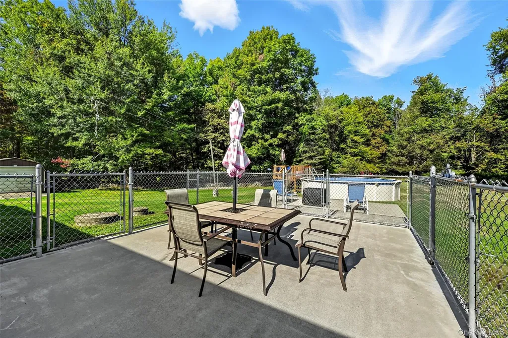 53 Fair Oaks Road Middletown NY 10940