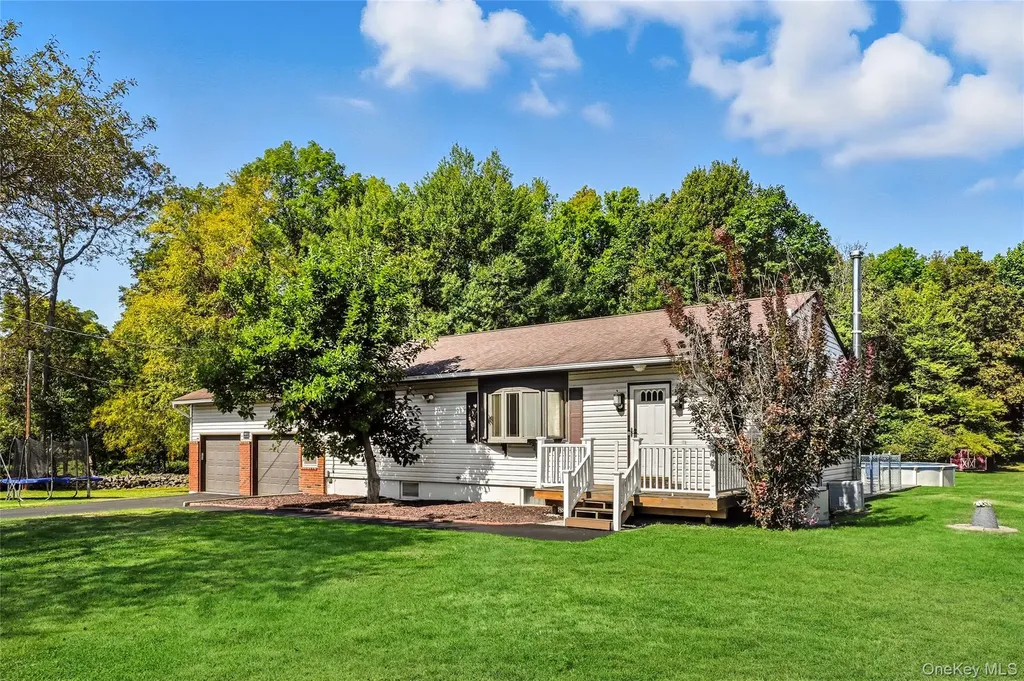 53 Fair Oaks Road Middletown NY 10940